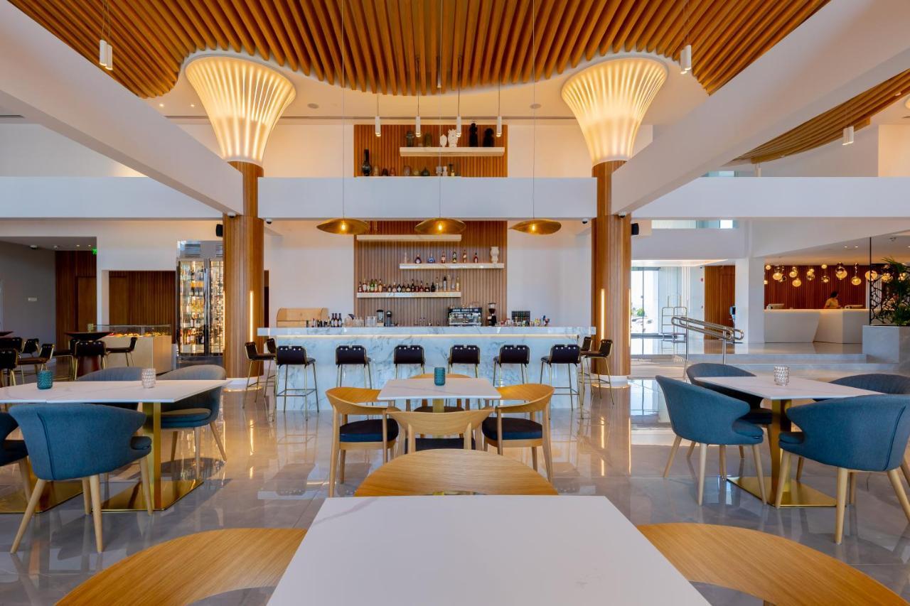 Radisson Beach Resort Larnaca Lárnaca Exterior foto